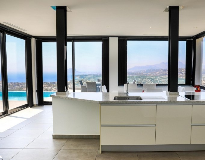 Cumbre del Sol villa moderna con impresionantes vistas al mar