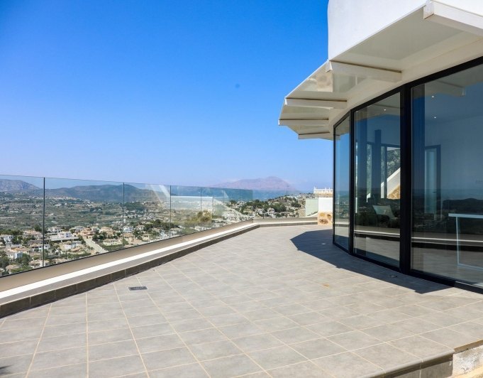 Cumbre del Sol villa moderna con impresionantes vistas al mar