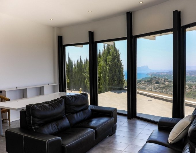 Cumbre del Sol villa moderna con impresionantes vistas al mar