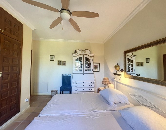 Villa en primera línea con vistas al mar