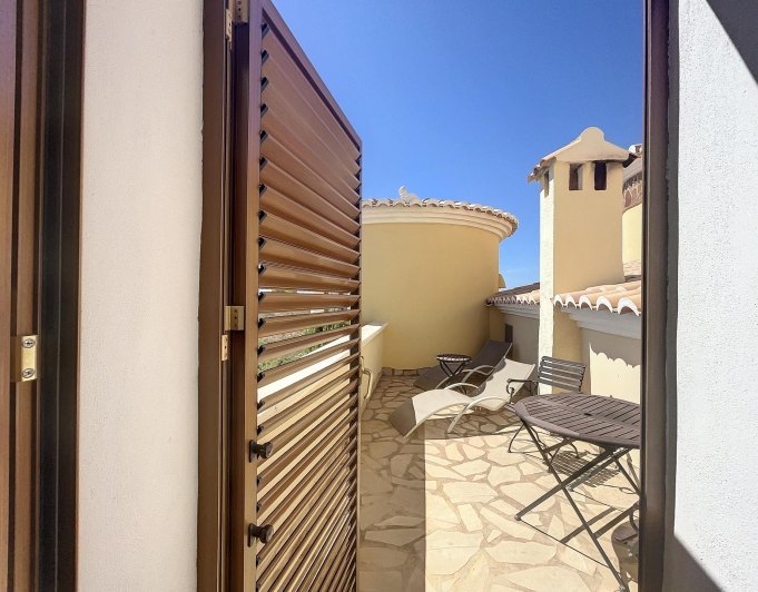 Villa en primera línea con vistas al mar