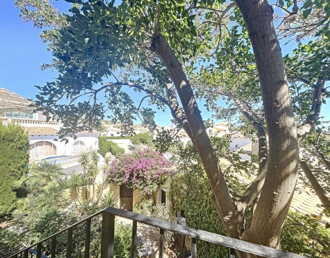 Villa en primera línea con vistas al mar
