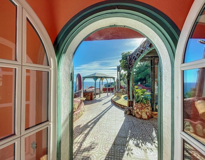 Impresionante villa con vistas al mar