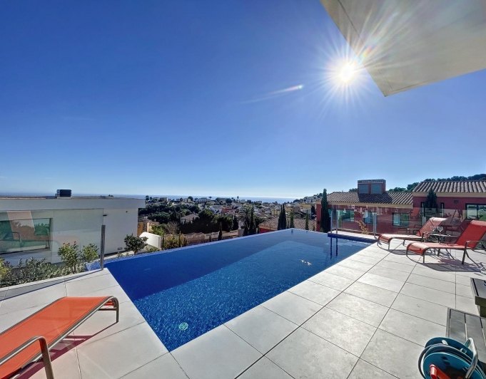 Cumbre del Sol villa de lujo moderno con vistas panorámicas al mar