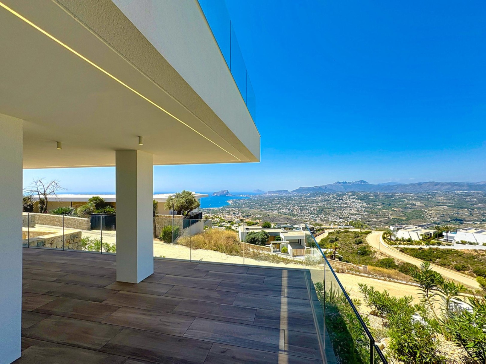 Cumbre del Sol Villa de lujo con vistas panorámicas en residencial Jazmines
