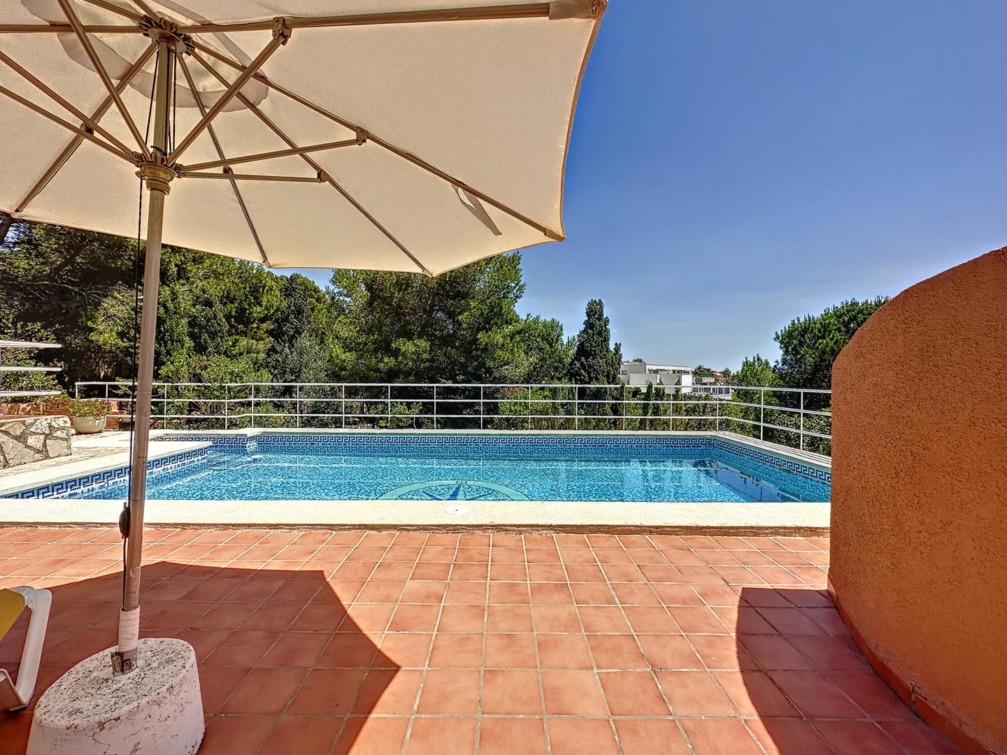 Cumbre del Sol villa con piscina privada cerca a todos los servicios