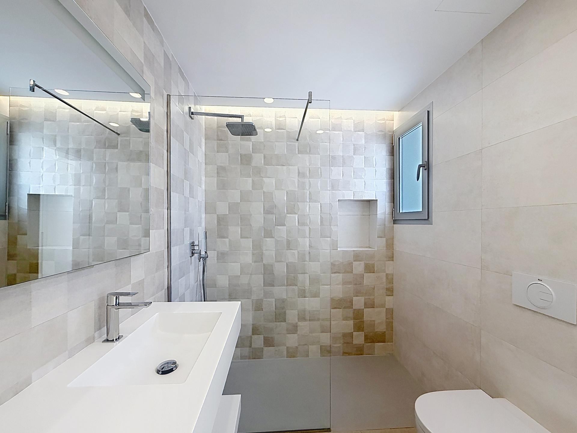 Villa moderna a estrenar con vistas al mar y piscina privada en Palmeras, Cumbre del Sol