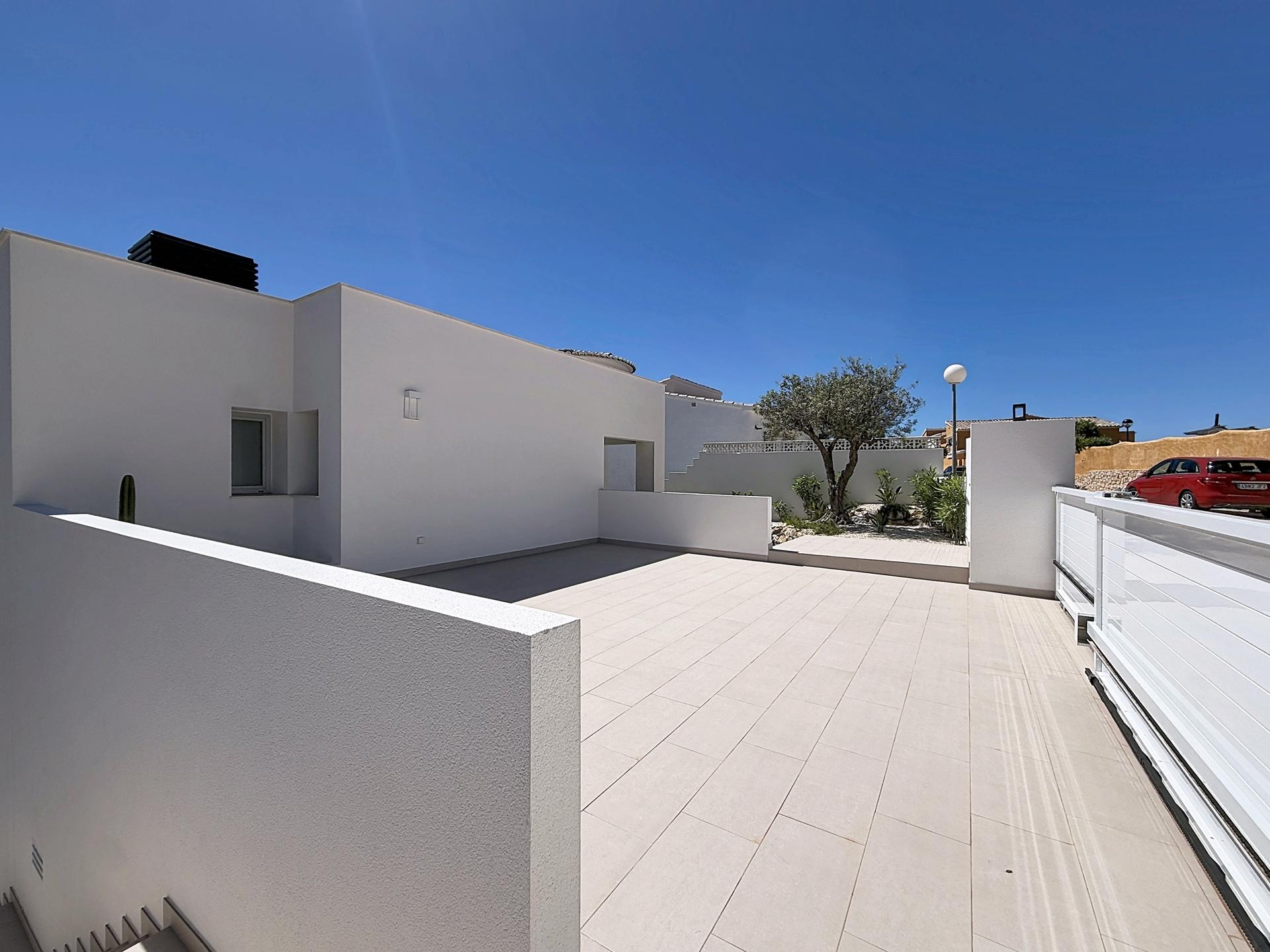 Villa moderna a estrenar con vistas al mar y piscina privada en Palmeras, Cumbre del Sol