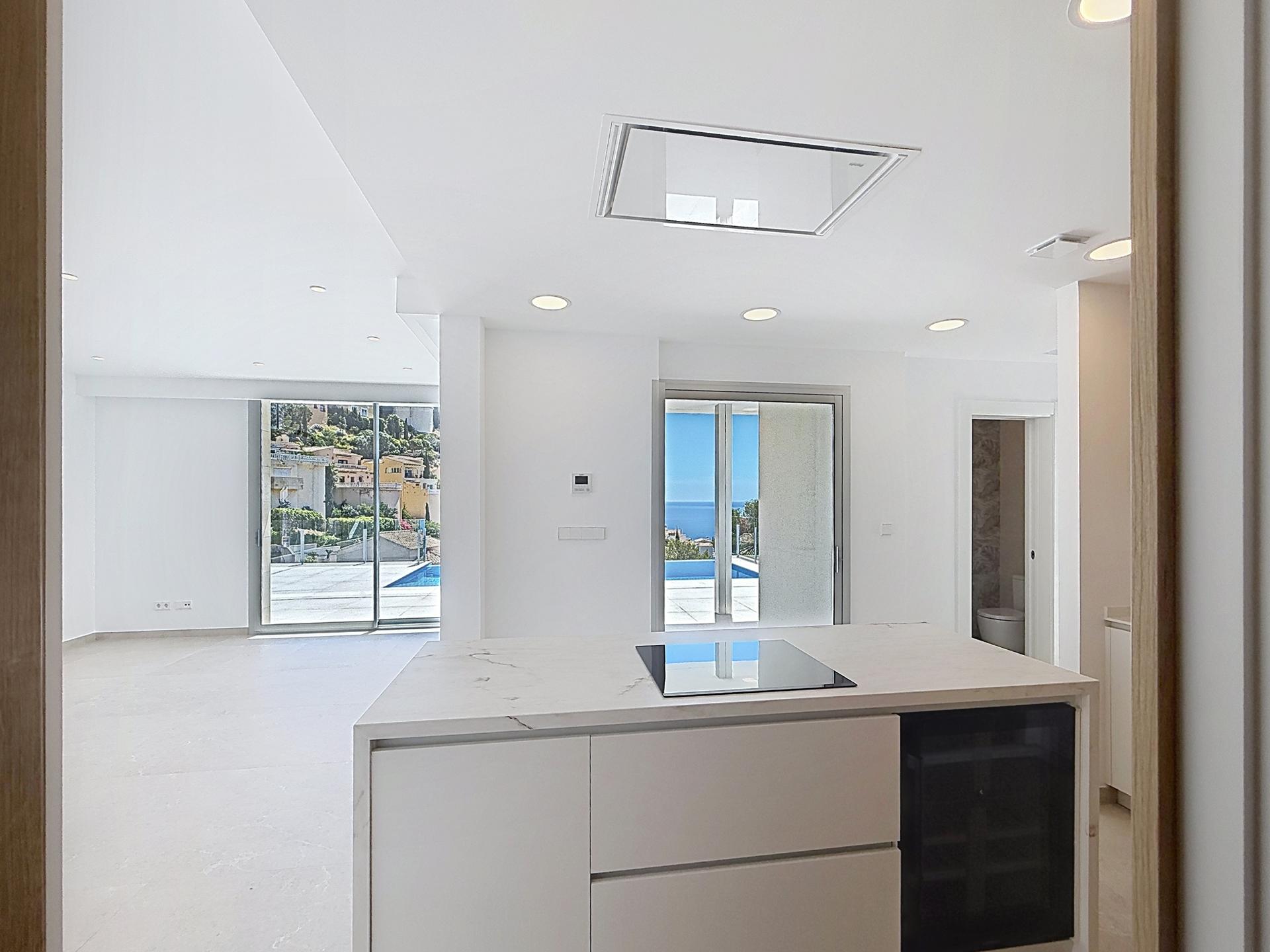 Villa moderna a estrenar con vistas al mar y piscina privada en Palmeras, Cumbre del Sol