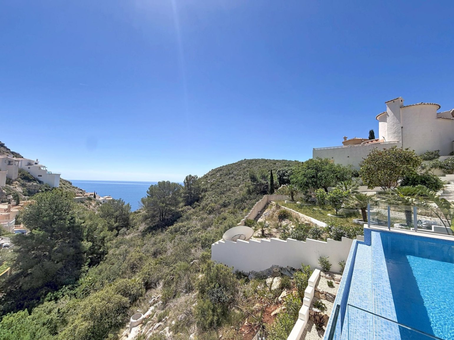 Villa moderna a estrenar con vistas al mar y piscina privada en Palmeras, Cumbre del Sol