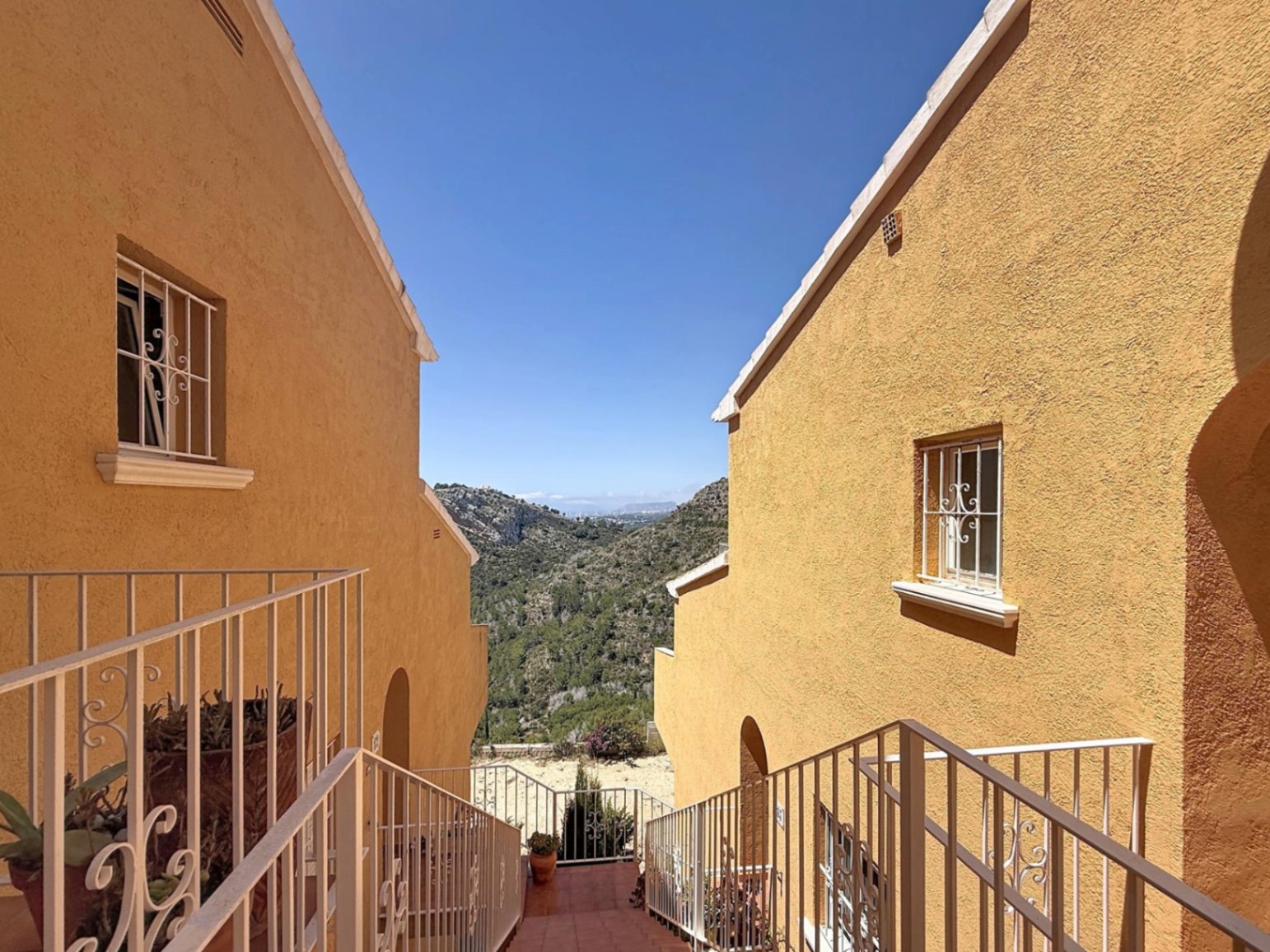 Cumbre del sol apartamento con vistas abiertas al valle de moraira costa blanca norte