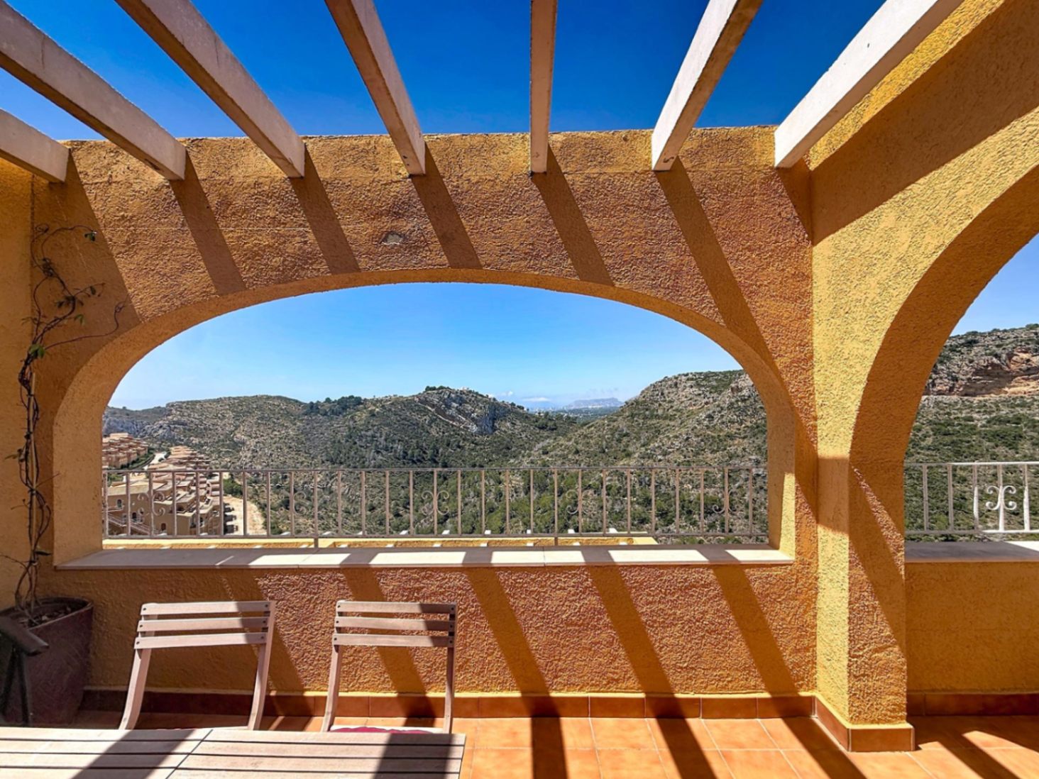 Cumbre del sol apartamento con vistas abiertas al valle de moraira costa blanca norte