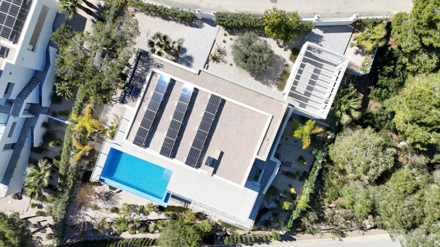 Villa moderne Cumbre del Sol avec vue sur la mer et piscine privée