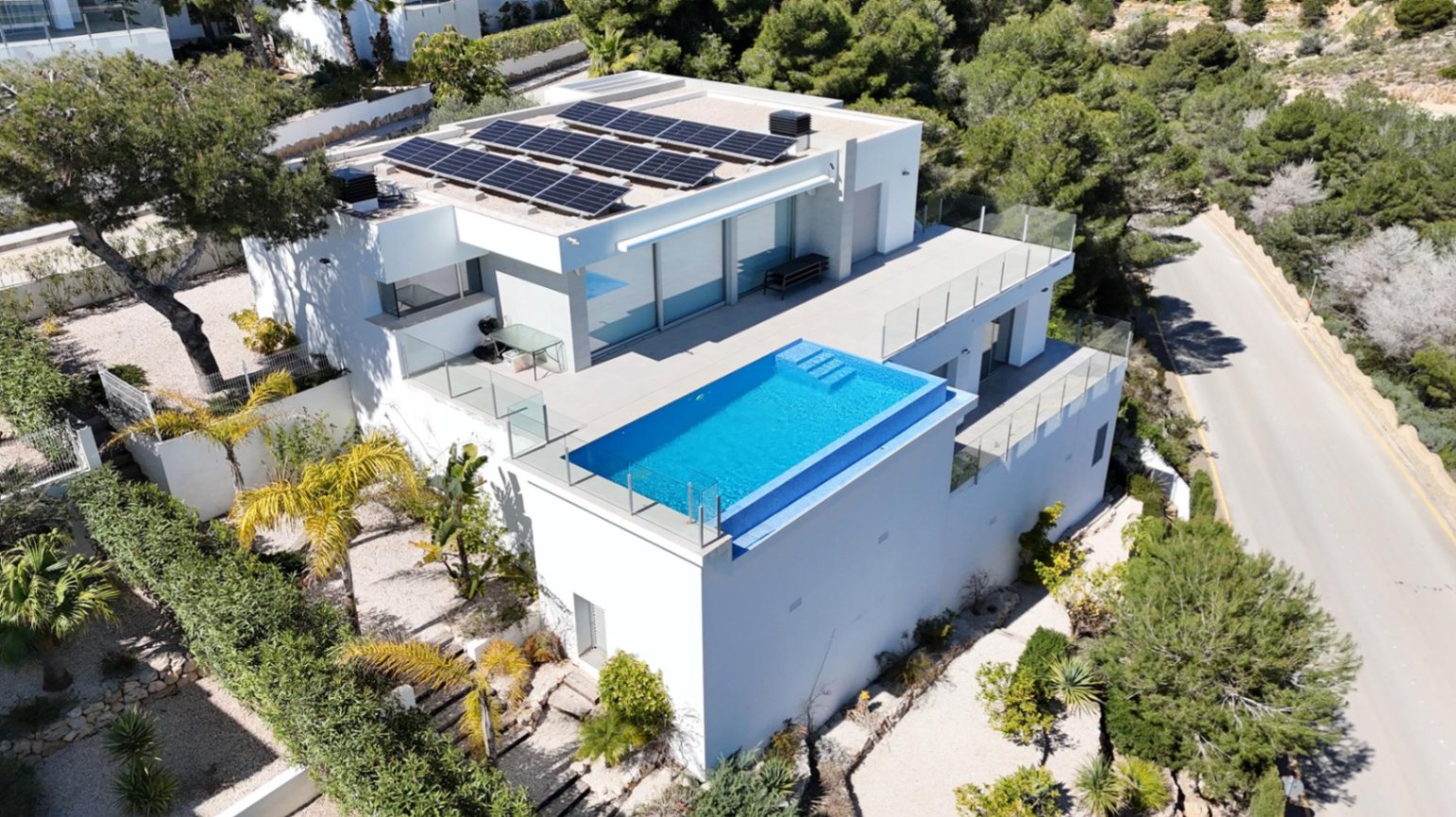 Villa moderne Cumbre del Sol avec vue sur la mer et piscine privée