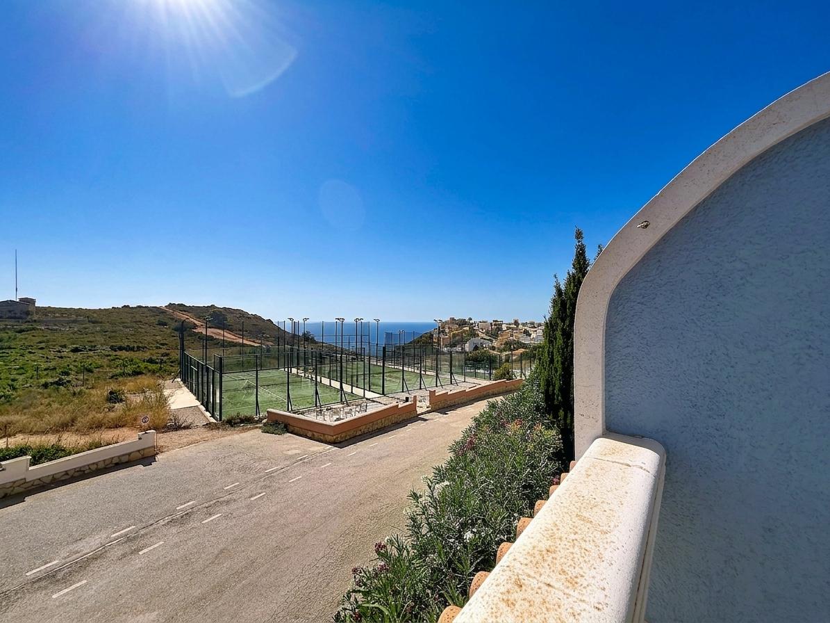 Top-floor apartment in Pueblo de la Paz, Cumbre del Sol, Costa Blanca North