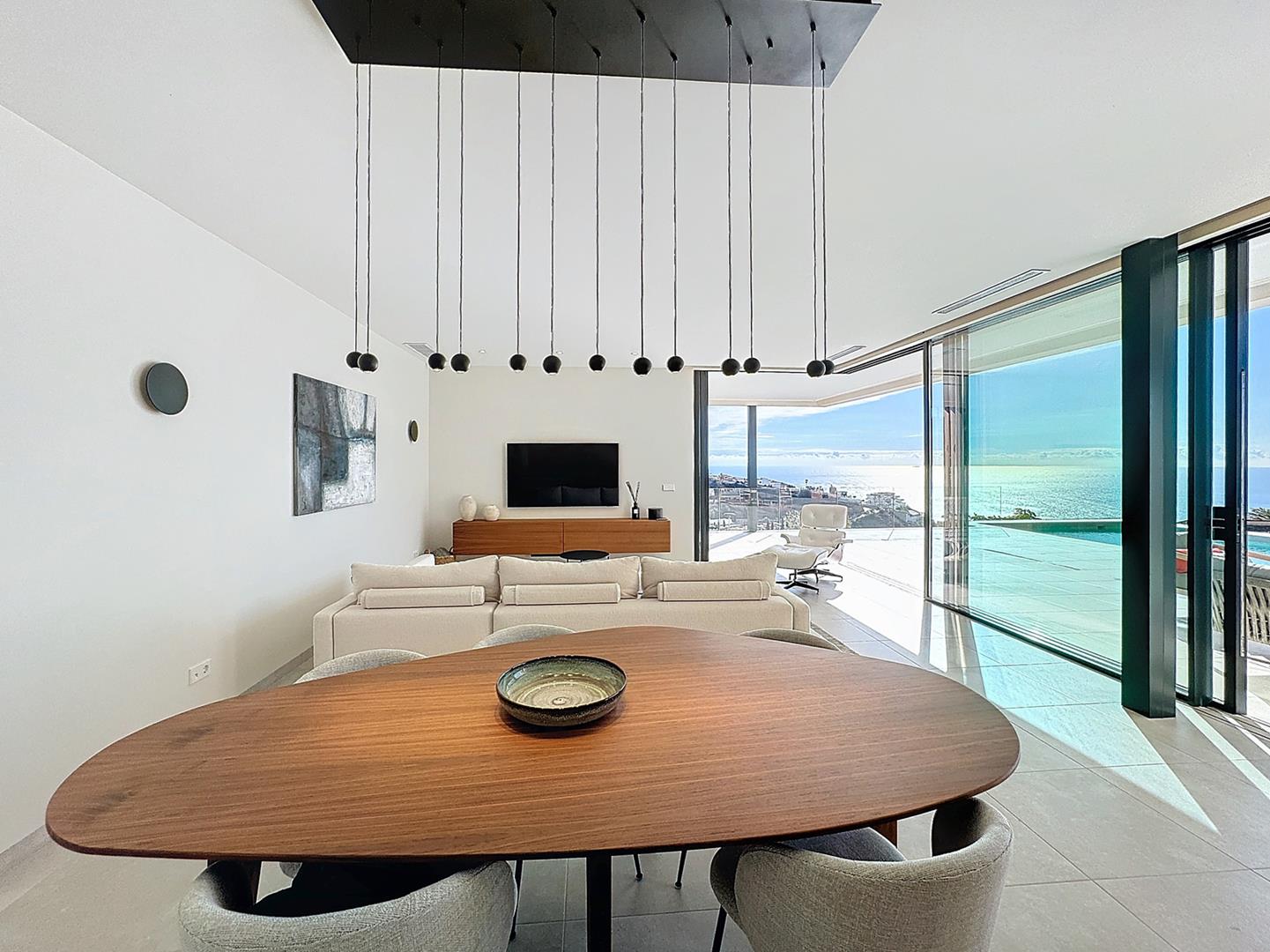 Cumbre del Sol villa moderna con espectaculares vistas al mar