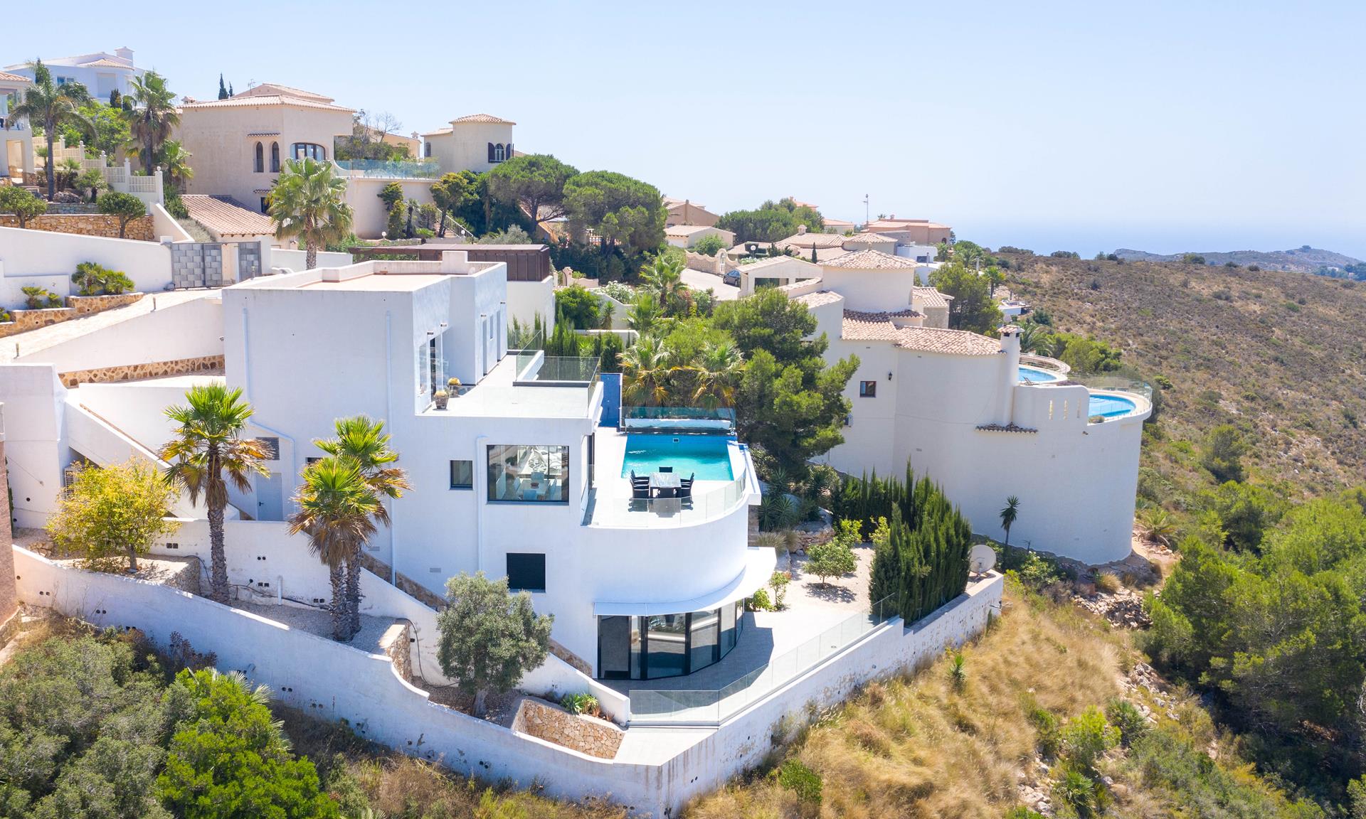 Cumbre del Sol villa moderna con impresionantes vistas al mar