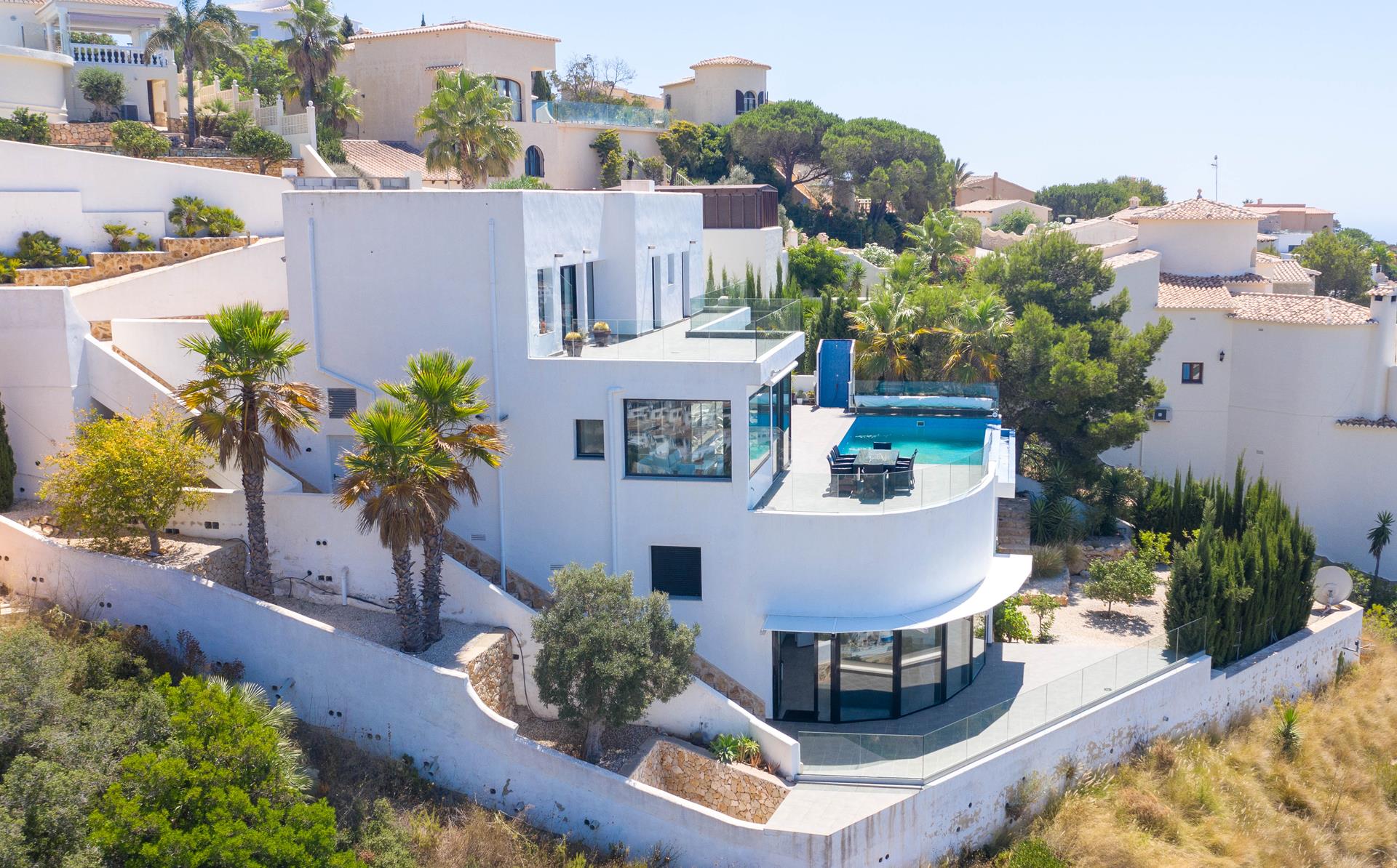 Cumbre del Sol villa moderna con impresionantes vistas al mar