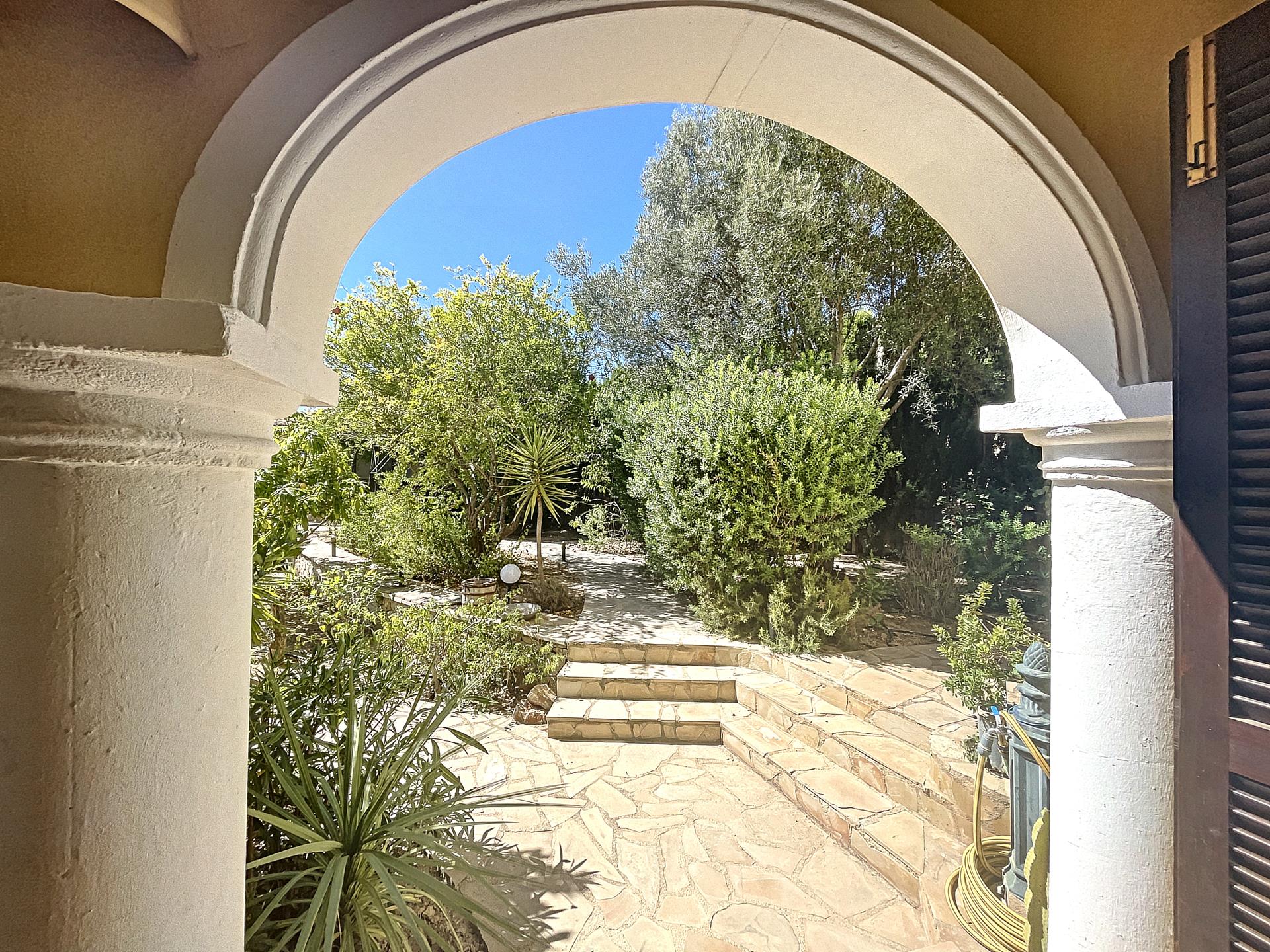 Villa en primera línea con vistas al mar