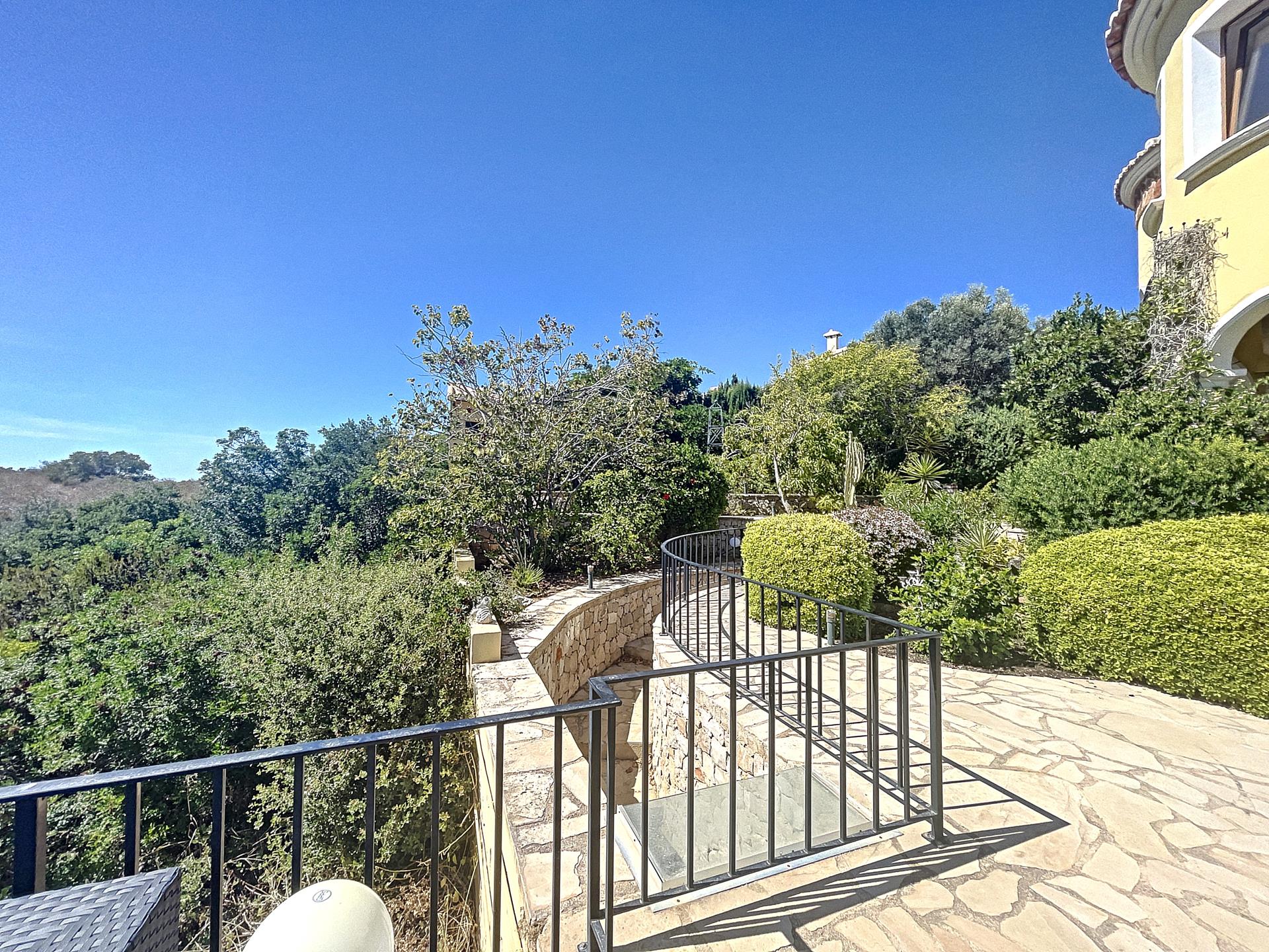 Villa en primera línea con vistas al mar